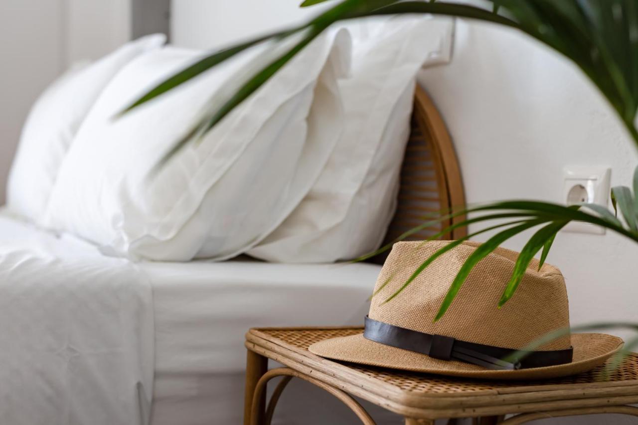 Divino Suites (Adults Only) Фира Екстериор снимка
